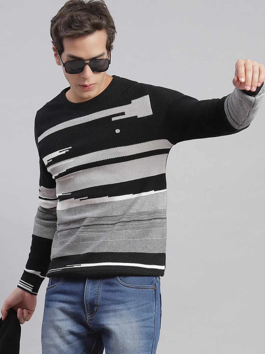 Men Black Self Design Round Neck Full Sleeve Sweaters/Pullovers