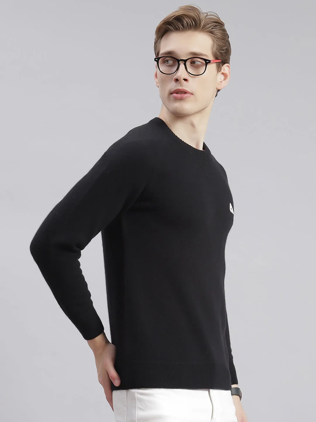 Men Black Solid Round Neck Full Sleeve Sweaters/Pullovers